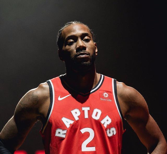 【巴萨】——拉菲尼亚的妻子（巴萨球员拉菲尼亚之妻）