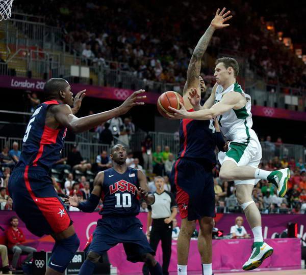 瓜帅麾下球员出场榜：B席421场居首，德布劳内381场次席（瓜迪奥拉执教期出场次数榜：B席以421场领跑，德布劳内381场位列第二）