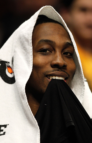 R.I.P.，佛罗伦萨小将理查德森的父亲、前NBA球星迈克尔-理查德森去世（前NBA球星迈克尔-理查德森辞世，佛罗伦萨小将理查德森痛失父亲）